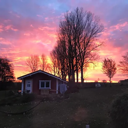 Bezauberndes Mitten In Der Natur. Feriehus